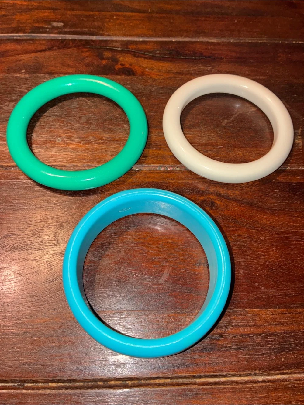 Green White and Turquoise Colored Resin Bangle Bracelets Set of 3 - Unbranded